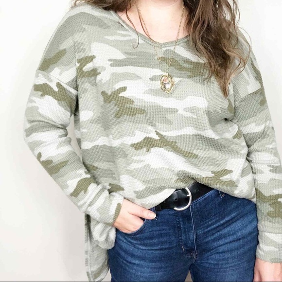 AEO Softest Flannel Plush V Neck Long Sleeve Top - Picture 11 of 12